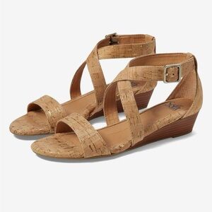 Brand New Never Opened Sofft Innis Gold/Natural Cork Wedge Heel Sandals Size 10
